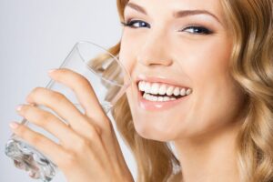 How to Manage Dry Mouth and Its Effects on Your Teeth