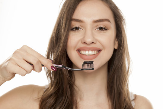 Is Charcoal Toothpaste Safe for Your Teeth?